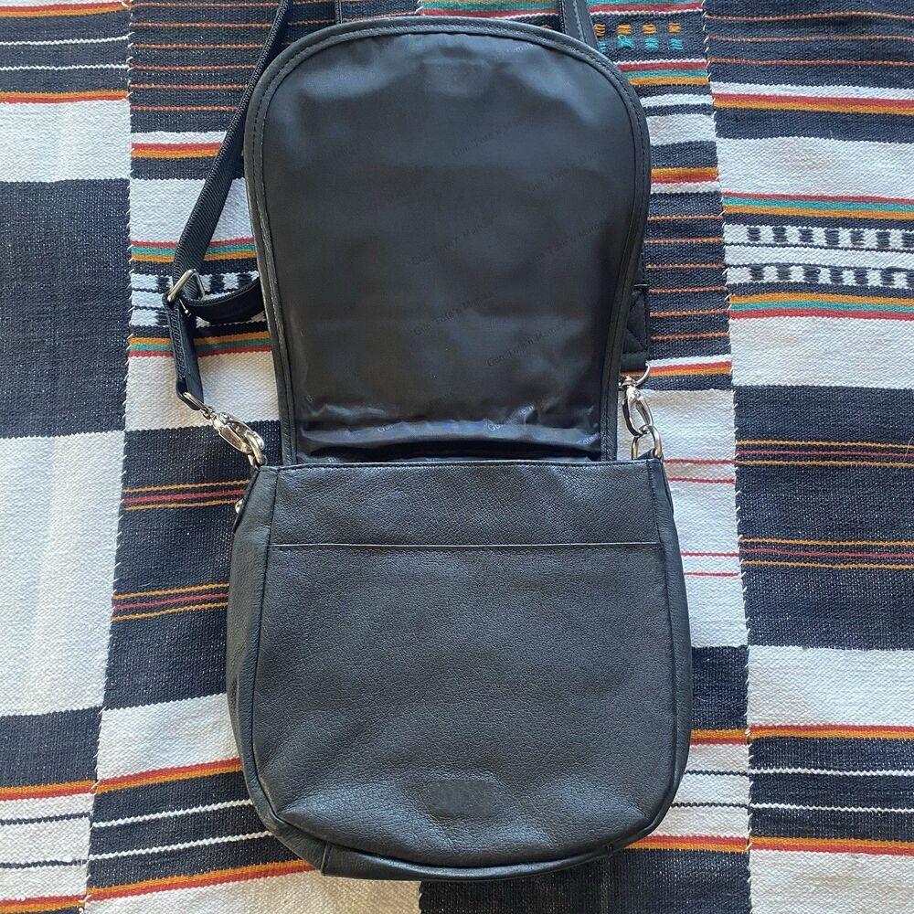 Gun Tote’n Mama Leather Studded Concealed Carry Bag Purse. Crossbody. Excellent! - Picture 5 of 16